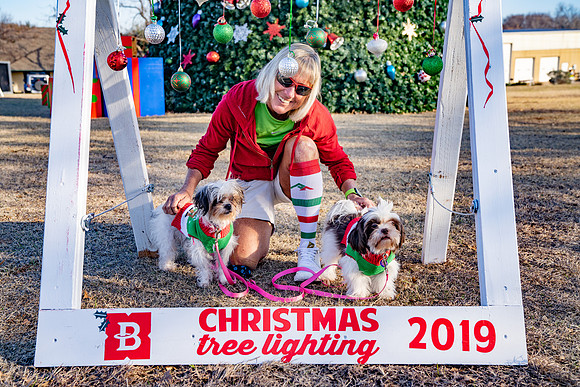 01329Bedford Tree-Pet 12-7-19